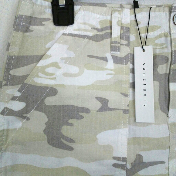 Sanctuary Camo Mini Skirt with Release Hem Size 26 - Picture 3 of 6